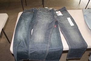 lot 135 image: Lot of (2) Levi Strauss Mens Pants