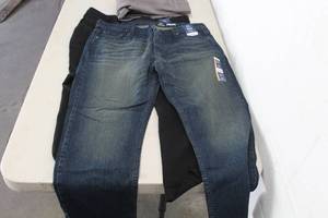 lot 135B image: Lot of (2) Georges Mens Pants