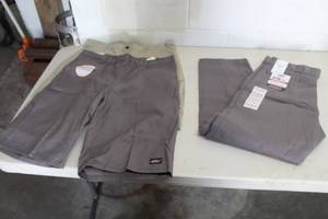 lot 137 image: Lot of (3) Dickies Clothes Size 38 - Work Short 13, Ripstop Short 11, Original Fit Work Pant 38x32