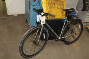 lot 218 image: Pure Cycles 24 Mens Single-speed Racing Bike  19 Grey Frame