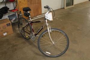 lot 216 image: Schwinn Sierra 24 Mens Street Bike  22 Red Frame