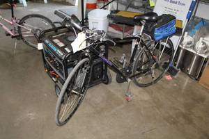 lot 213 image: Bianchi Project-3 24 Mens Street Bike  20 Black Frame