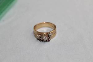 lot 173 image: Womens 0.27ct DiamondRuby 14K Yellow Gold Ring Size 7-12