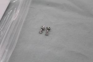 lot 183 image: Womens 0.50ct Round Full Faceted Diamond Stud Earrings