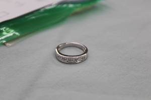 lot 167 image: Womens 0.36ct 24 Natural Cut Diamond 14K White Gold Ring Size 7-14