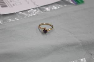 lot 170 image: Womens Round Faceted Flame-Fusion Synthetic Color-change Sapphire 14K Yellow Gold Ring Size 5-14