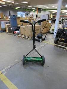 lot 755 image: SCOTTS Scotts 16 in. Manual Walk Behind Push Reel Lawn Mower