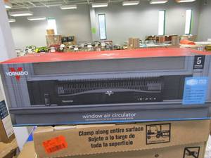 lot 840 image: VORNADO Transom 26 in. 4 Speed Low Profile Window Fan (OPEN BOX)