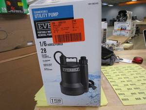 lot 855 image: EVERBILT 16 HP Plastic Submersible Utility Pump (OPEN BOX)