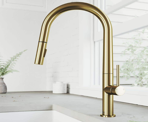 lot 870 image: VIGO Greenwich Single-Handle Pull-Down Sprayer Kitchen Faucet in Matte Gold (OPEN BOX)
