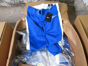 lot 11 image: Box of Mens Nike Football Pants (S...
