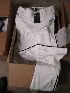 lot 14 image: Mens Nike Baseball Pants (Small)...