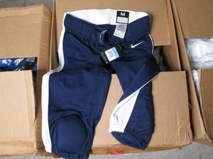 lot 23 image: Box of Mens Nike Football Pants (M...