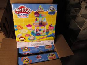 lot 32 image: 4 new Play-Doh kitchen creations...