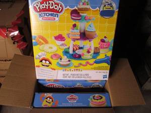 lot 33 image: 4 new Play-Doh kitchen creations...