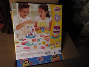 lot 34 image: 4 new Play-Doh kitchen creations...