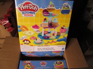 lot 36 image: 4 new Play-Doh kitchen creations...