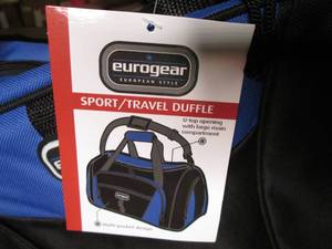 lot 60 image: Case of 12 new duffle bags...