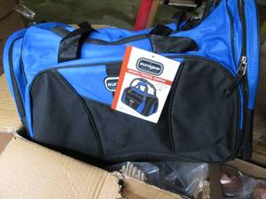 lot 63 image: Case of 12 new duffle bags...