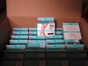 lot 66 image: Box of Leggs to Go Knee High Plus S...