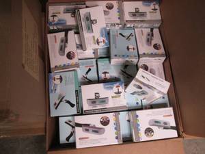 lot 119 image: Box Full of Electronic Luggage Scal...