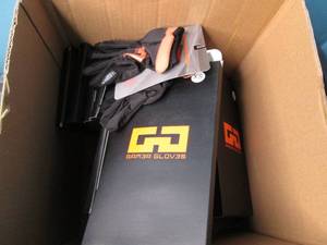 lot 221 image: 15 Gamer Gloves size XS...