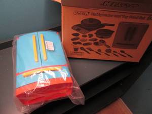 lot 225 image: Joyin Refrigerator and Toy Food Set...