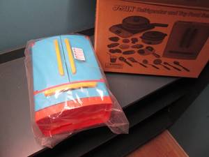 lot 228 image: Joyin Refrigerator and Toy Food Set...