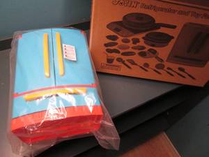 lot 230 image: Joyin Refrigerator and Toy Food Set...