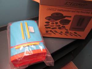 lot 232 image: Joyin Refrigerator and Toy Food Set...