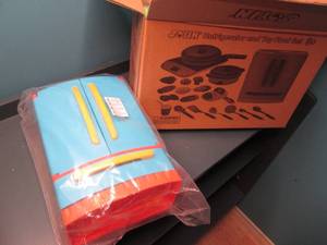 lot 234 image: Joyin Refrigerator and Toy Food Set...