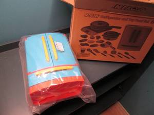 lot 238 image: Joyin Refrigerator and Toy Food Set...