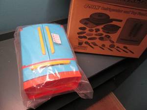 lot 239 image: Joyin Refrigerator and Toy Food Set...