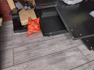 lot 258 image: New unassembled desk, appears compl...