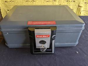 lot 502 image: First Alert Fire Safe With Key Excellent Condition