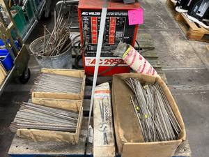 ARC 295AMP WELDER WITH WELDING STICKS