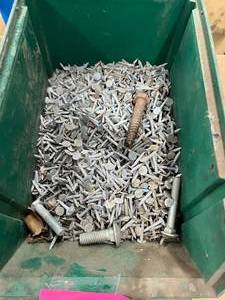 LARGE ASSORTEMENT OF NAILS