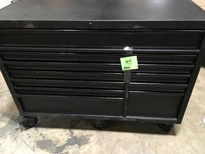 Husky 56 in. W x 22 in. D Heavy Duty 18-Drawer Combination Rolling Tool Chest  in Matte Black Customer Returns See Terms on Auction