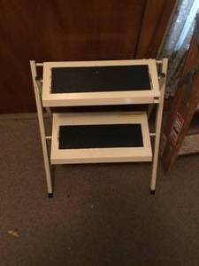 lot 280 image: 2 step stools