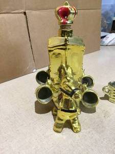 lot 20 image: Gold Decanter 5 glasses