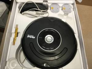 lot 21 image: I robot 550 Roomba Vacuum