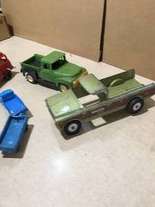 lot 47 image: 4 Various Vintage toys Ertl and others