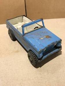 lot 49 image: Vintage Tonka Blue Jeepster