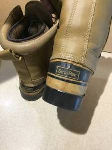 lot 54 image: Winter Thermal lite DuPont boots Size 9