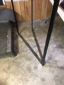 lot 80 image: Metal cloths rack