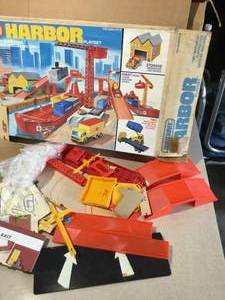 lot 119 image: MatchBox - Harbor Play set Antique