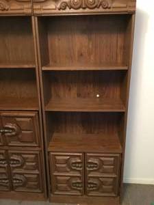 lot 137 image: 2 book shelves