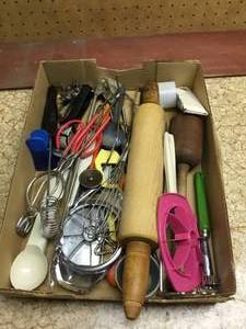 lot 159 image: Kitchen utensils