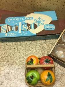 lot 196 image: Glass Smart tea set and fruit set