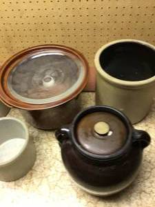 lot 222 image: 4 clay pots unbranded